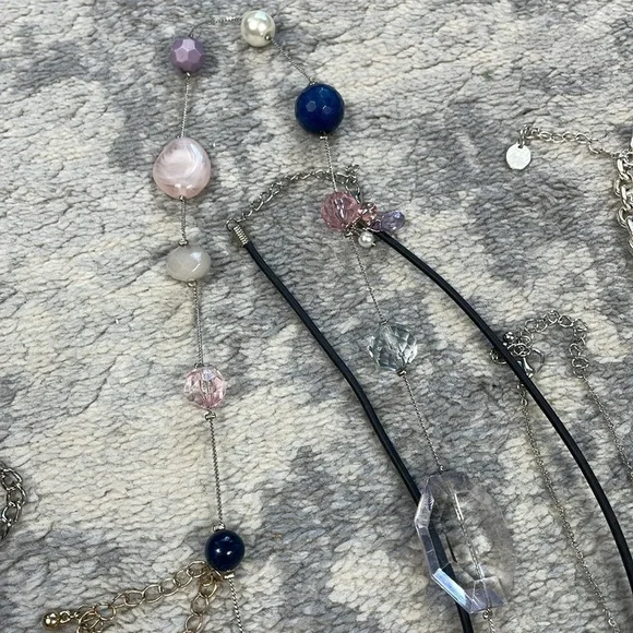 Bulk Lot of Mixed Fashion Costume Jewelry Necklaces Rings Bracelets Earrings - Picture 8 of 11